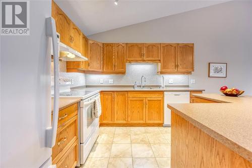 507 Louisa Street Unit# B, Point Edward, ON - Indoor Photo Showing Kitchen