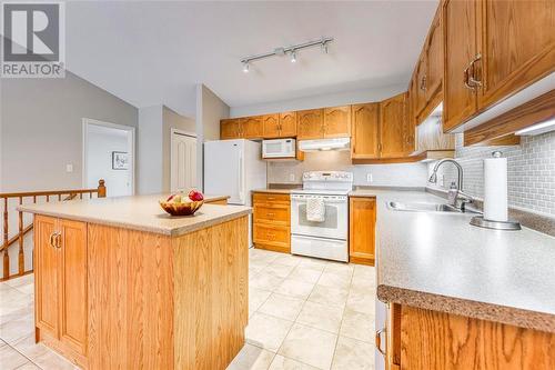 507 Louisa Street Unit# B, Point Edward, ON - Indoor Photo Showing Kitchen