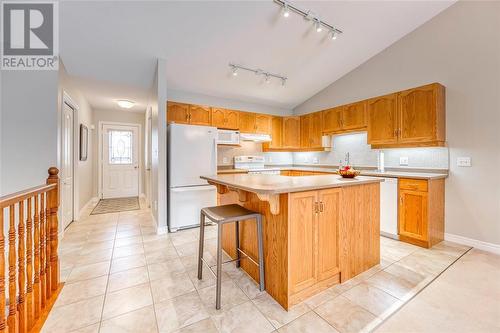 507 Louisa Street Unit# B, Point Edward, ON - Indoor Photo Showing Kitchen