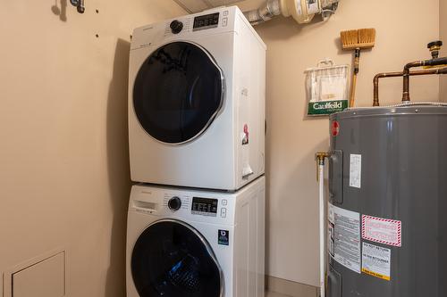 708-1160 Bernard Avenue, Kelowna, BC - Indoor Photo Showing Laundry Room