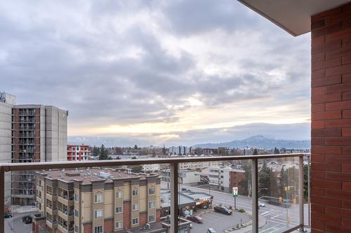 708-1160 Bernard Avenue, Kelowna, BC - Outdoor With Balcony With View