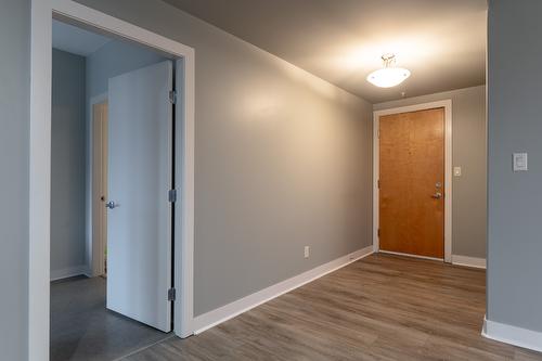 708-1160 Bernard Avenue, Kelowna, BC - Indoor Photo Showing Other Room