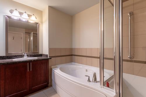 708-1160 Bernard Avenue, Kelowna, BC - Indoor Photo Showing Bathroom