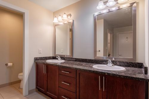 708-1160 Bernard Avenue, Kelowna, BC - Indoor Photo Showing Bathroom