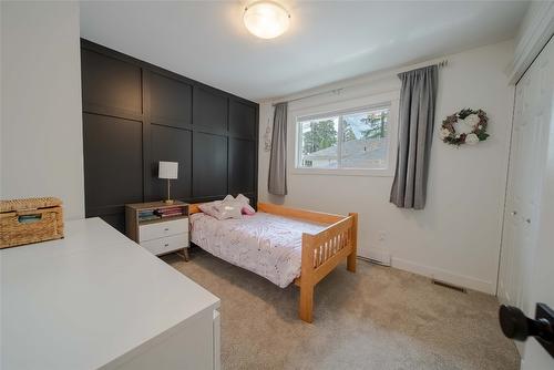 805 31St Avenue, Cranbrook, BC - Indoor Photo Showing Bedroom