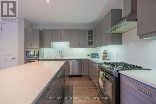 12 Reids Ridge, Oro-Medonte (Moonstone), ON - Indoor Photo Showing Kitchen With Stainless Steel Kitchen With Upgraded Kitchen