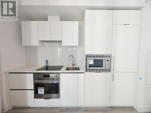 3703 - 238 Simcoe Street, Toronto, ON - Indoor Photo Showing Kitchen With Upgraded Kitchen