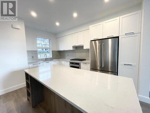 167 1310 Mitcell Street, Coquitlam, BC - Indoor Photo Showing Kitchen With Upgraded Kitchen