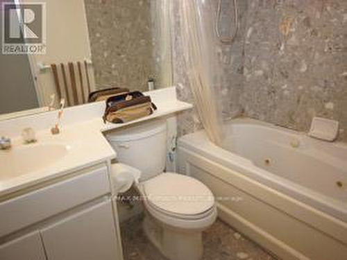 503 - 7 Carlton Street, Toronto, ON - Indoor Photo Showing Bathroom