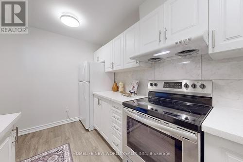 2004 - 3 Massey Square, Toronto, ON - Indoor Photo Showing Kitchen