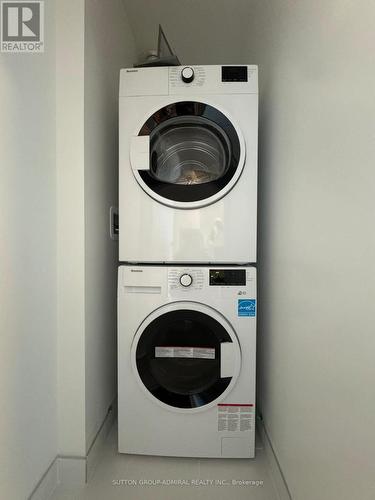 909 - 50 Upper Mall Way, Vaughan, ON - Indoor Photo Showing Laundry Room