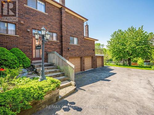 2960 Weston Road, Toronto, ON - Outdoor With Exterior