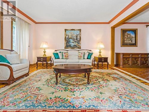 2960 Weston Road, Toronto, ON - Indoor Photo Showing Living Room