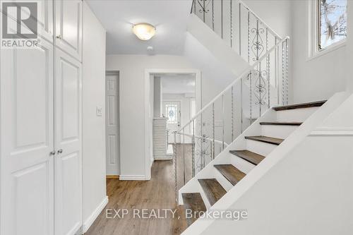 208 Lake Promenade, Toronto, ON - Indoor Photo Showing Other Room