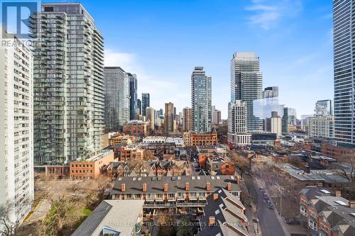 1605 - 1055 Bay Street, Toronto, ON - Outdoor With Facade