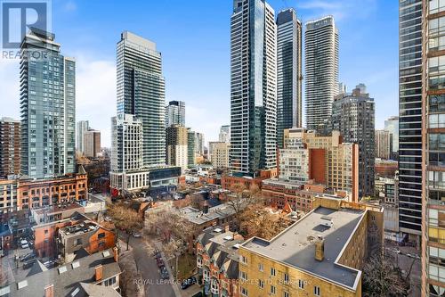 1605 - 1055 Bay Street, Toronto, ON - Outdoor With Facade