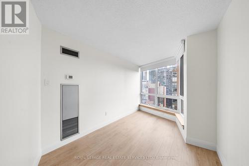 1605 - 1055 Bay Street, Toronto, ON - Indoor Photo Showing Other Room