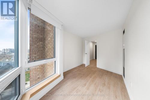 1605 - 1055 Bay Street, Toronto, ON - Indoor Photo Showing Other Room