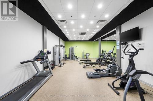 1605 - 1055 Bay Street, Toronto, ON - Indoor Photo Showing Gym Room