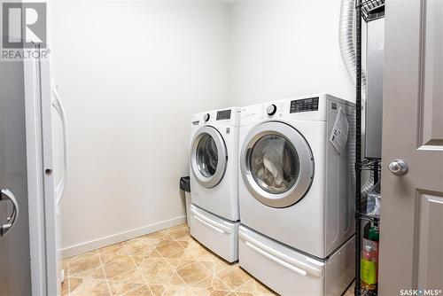 206 211 D Avenue N, Saskatoon, SK - Indoor Photo Showing Laundry Room