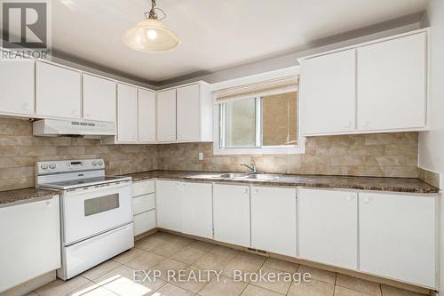 910 Watson Street, Ottawa, ON - Indoor Photo Showing Kitchen