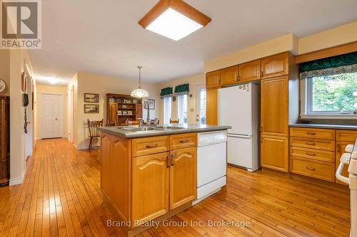 109 Alexandria St Street, Georgian Bluffs, ON - Indoor Photo Showing Kitchen With Double Sink