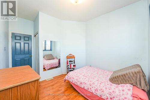 48 Yellow Brick Road, Brampton, ON - Indoor Photo Showing Bedroom