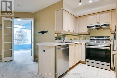 207 - 3 Rean Drive, Toronto, ON - Indoor Photo Showing Kitchen