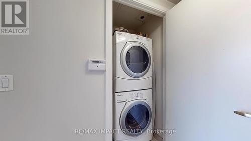 2212 - 125 Village Green Square, Toronto, ON - Indoor Photo Showing Laundry Room