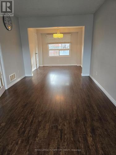 Upper - 5 Ravenswood Drive, Brampton, ON - Indoor Photo Showing Other Room