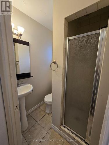 Upper - 5 Ravenswood Drive, Brampton, ON - Indoor Photo Showing Bathroom