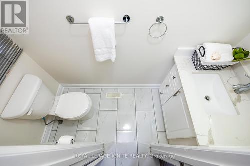 2656 Los Palmas Court, Mississauga, ON - Indoor Photo Showing Bathroom