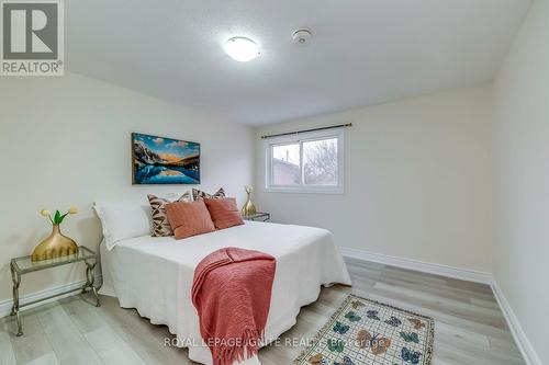 2656 Los Palmas Court, Mississauga, ON - Indoor Photo Showing Bedroom