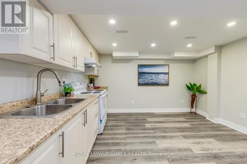 2656 Los Palmas Court, Mississauga, ON - Indoor Photo Showing Kitchen With Double Sink