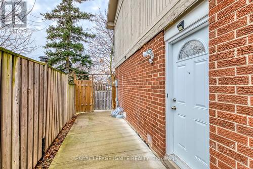 2656 Los Palmas Court, Mississauga, ON - Outdoor With Exterior