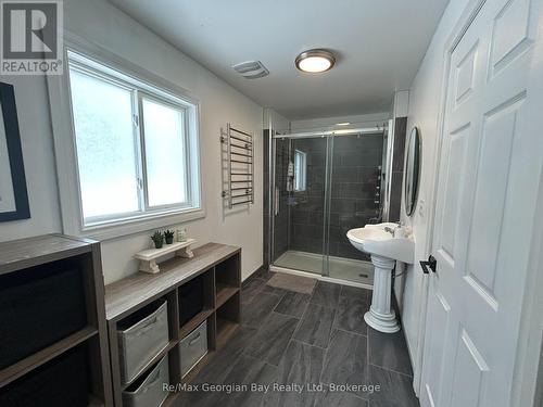 6409 Line 9 N, Oro-Medonte, ON - Indoor Photo Showing Bathroom