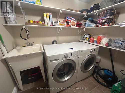 6409 Line 9 N, Oro-Medonte, ON - Indoor Photo Showing Laundry Room