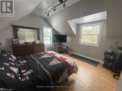 6409 Line 9 N, Oro-Medonte, ON - Indoor Photo Showing Bedroom