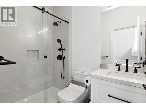 1521 W 61 Street, Vancouver, BC - Indoor Photo Showing Bathroom