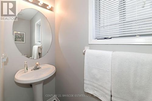 30 Foundry Lane, Whitby, ON - Indoor Photo Showing Bathroom