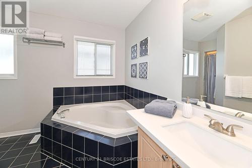 30 Foundry Lane, Whitby, ON - Indoor Photo Showing Bathroom