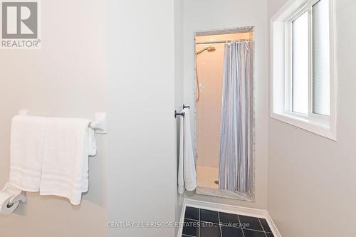 30 Foundry Lane, Whitby, ON - Indoor Photo Showing Bathroom