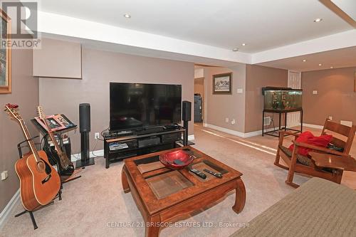 30 Foundry Lane, Whitby, ON - Indoor Photo Showing Living Room