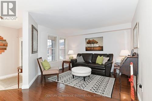 30 Foundry Lane, Whitby, ON - Indoor Photo Showing Living Room