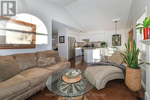 30 Foundry Lane, Whitby, ON - Indoor Photo Showing Living Room