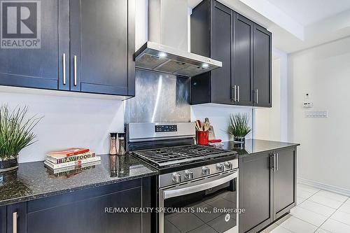 39 Adventura Road, Brampton, ON - Indoor Photo Showing Kitchen