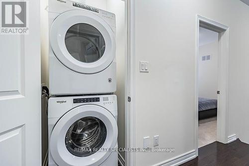 39 Adventura Road, Brampton, ON - Indoor Photo Showing Laundry Room