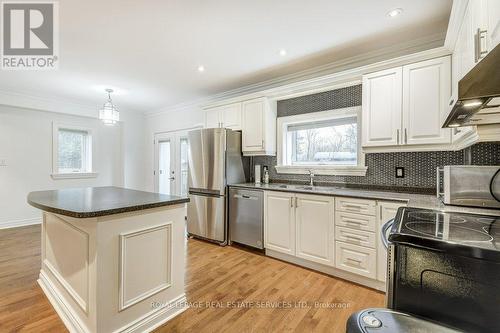 1992 Balsam Avenue, Mississauga, ON - Indoor Photo Showing Kitchen With Double Sink