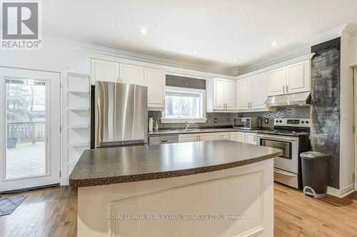 1992 Balsam Avenue, Mississauga, ON - Indoor Photo Showing Kitchen