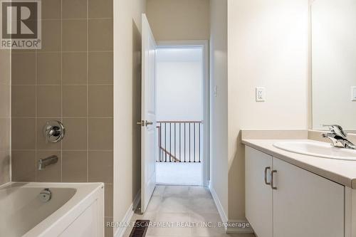 1405 Oakmont Common, Burlington, ON - Indoor Photo Showing Bathroom